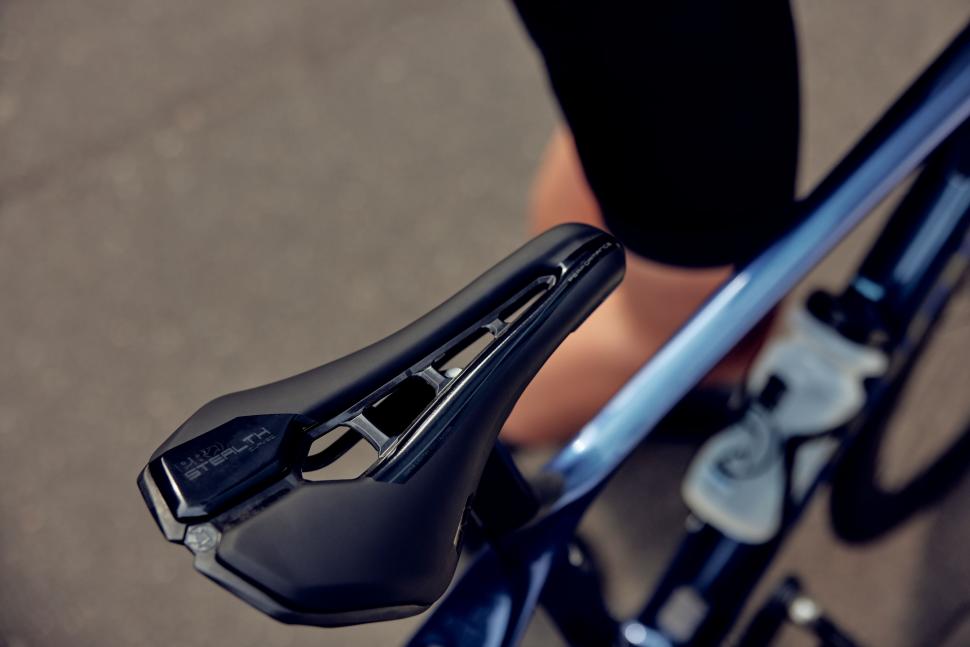 Shimano PRO Stealth Curved Team Saddle