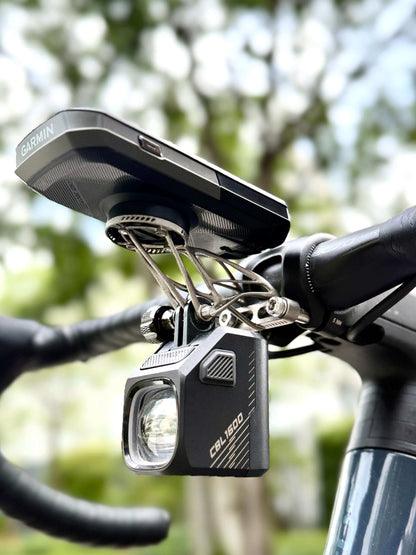 Samassi titanium mount with computer and front light on the bike