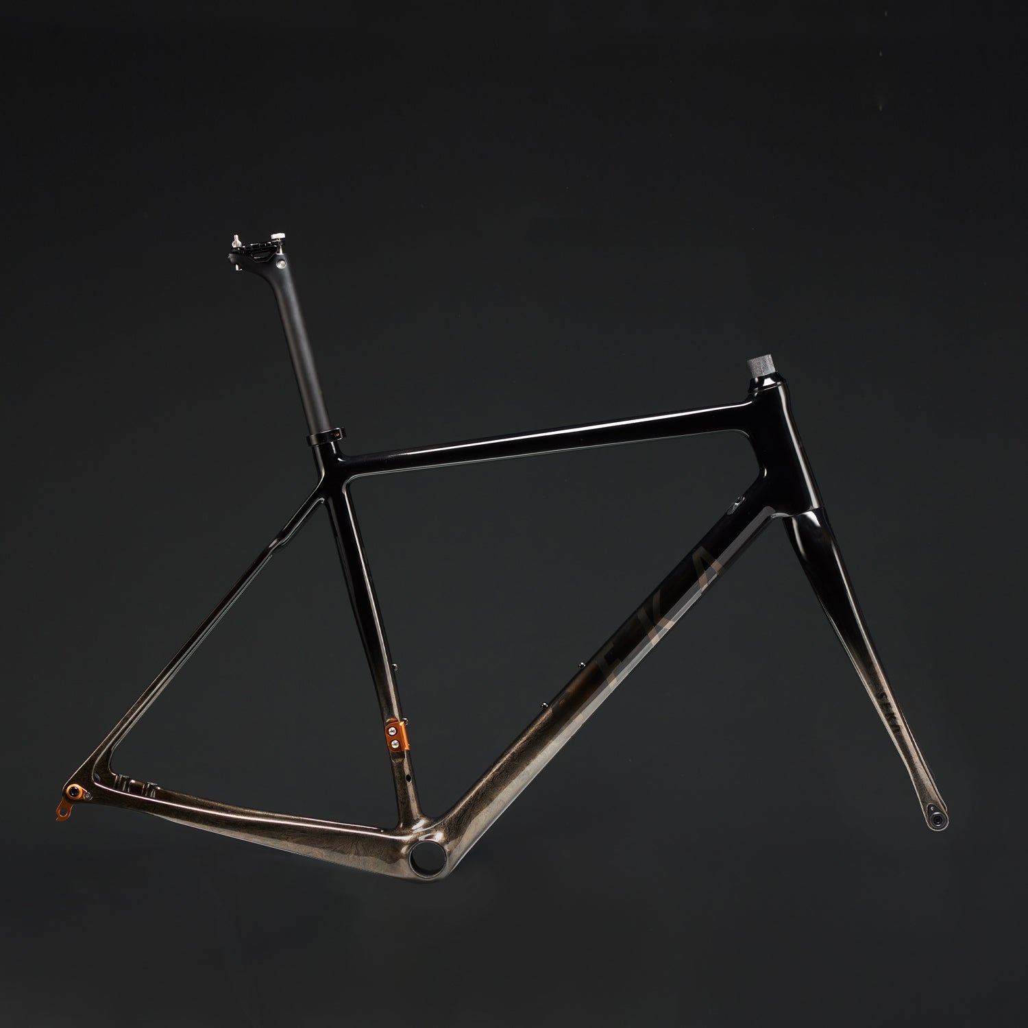 seka afield liquid metalic black